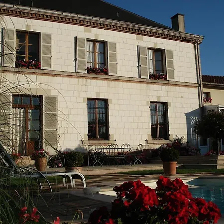 Entre Cour Et Jardin