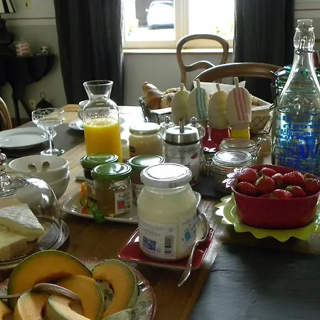 Entre Cour Et Jardin ベッド・アンド・ブレックファスト *