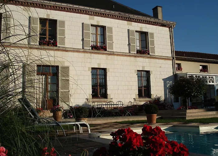 Entre Cour Et Jardin